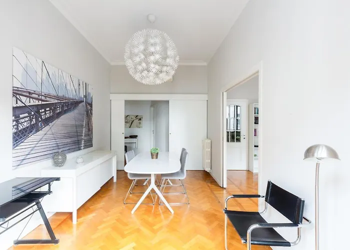 Spacious And Brilliant Apartment In Duomo By Easylife